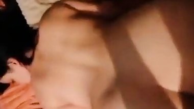 Vecina latina follada duro mientras su esposo trabaja