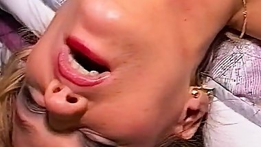 Stoss mich richtig hart du geile sau sagt sie